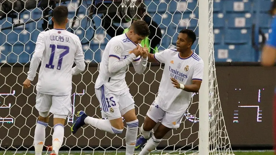 Real Madrid: Los merengues celebran su victoria 100 y quinta consecutiva en el Clásico