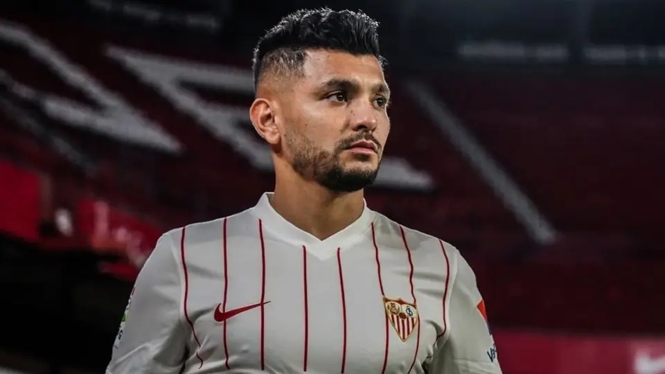 Tecatito: Chicharito y Casillas le dieron la bienvenida a Sevilla con emotivos mensajes