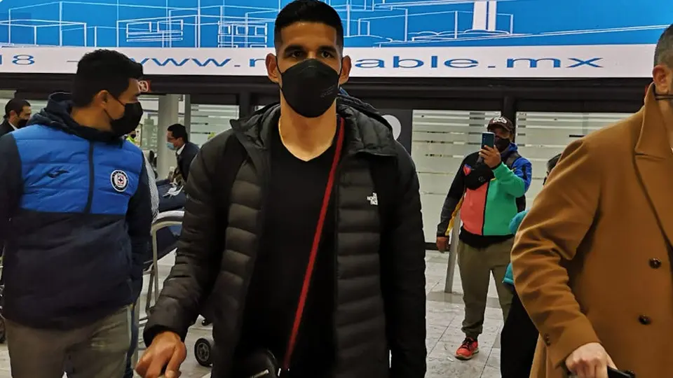 Cruz Azul: Luis Abram arribó a la CDMX para reportar con La Máquina