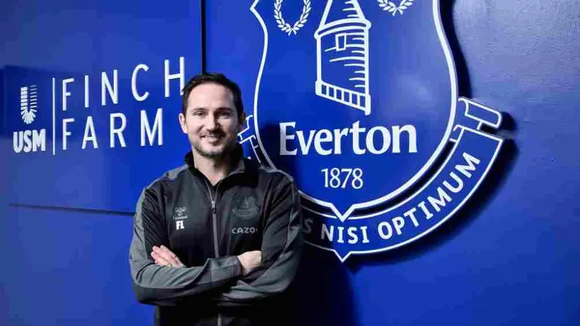 Lampard impuso reglas: Amarrarse bien los botines, no ocupar el celular y vestirse bien