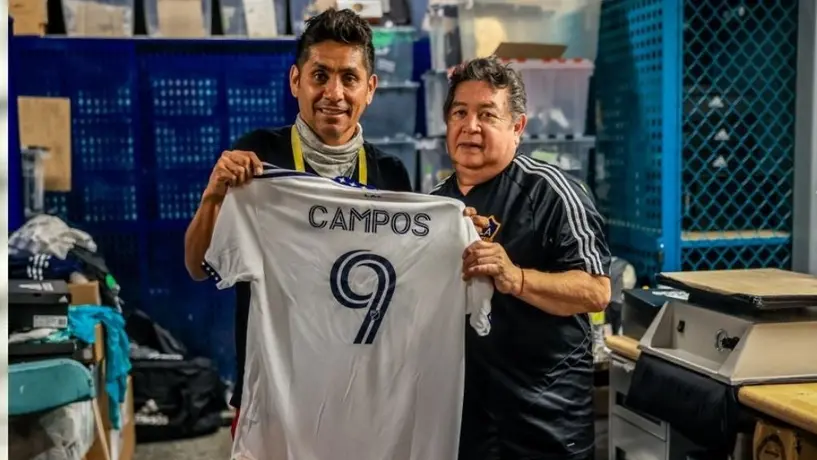 Jorge Campos: Galaxy regaló un jersey al exportero mexicano previo al juego vs LAFC