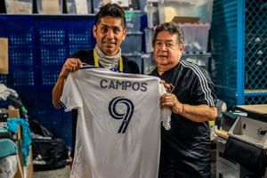 Jorge Campos: Galaxy regaló un jersey al exportero mexicano previo al juego vs LAFC