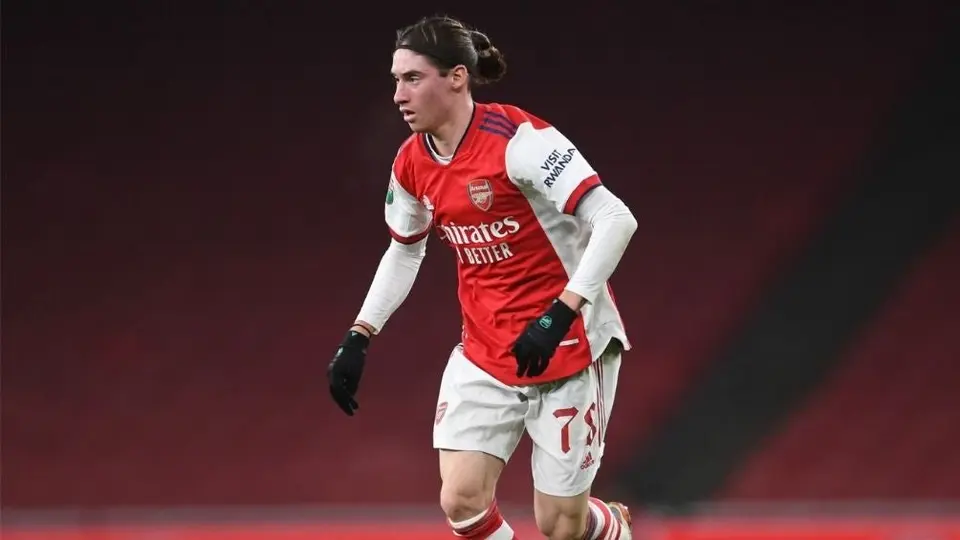Marcelo Flores: Recibió su primera convocatoria con el Arsenal para jugar en la Premier League