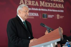 Derbez le respondió a AMLO: ‘No recibo sobres con dinero, yo no necesito de eso’