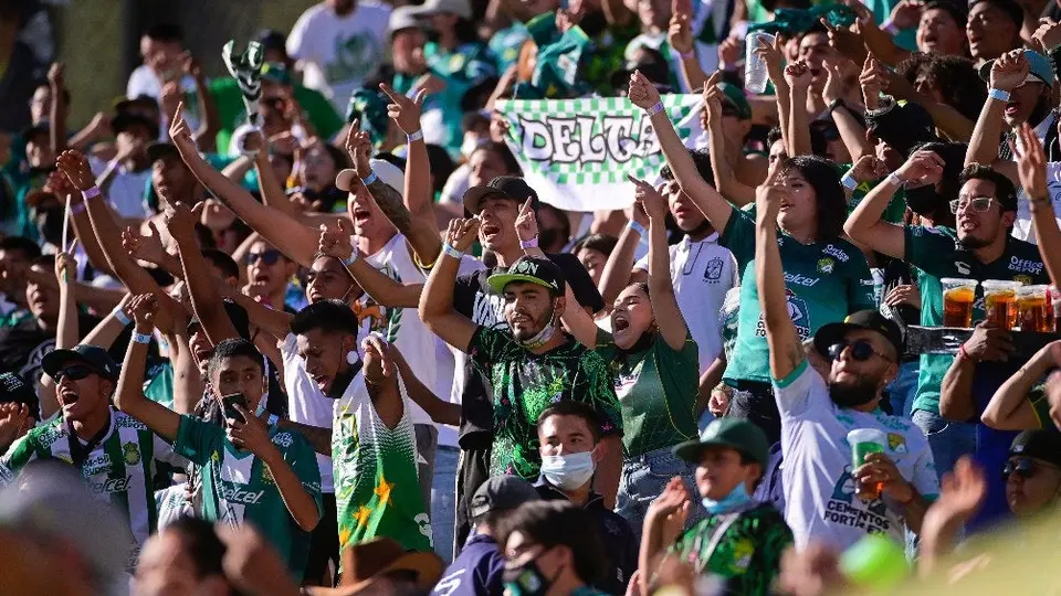 Afición de León a jugadores de Querétaro: “Asesinos, asesinos”