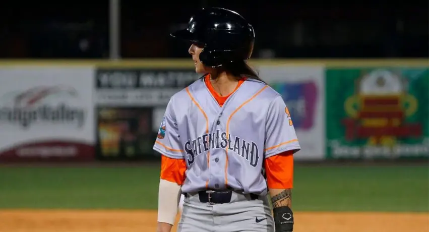 Kelsie Whitmore, primera mujer en iniciar un partido de la Atlantic League