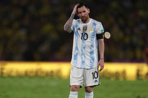 Exentrenador de Polonia menospreció enfrentamiento contra Messi en Qatar: 'Ya es un abuelo'