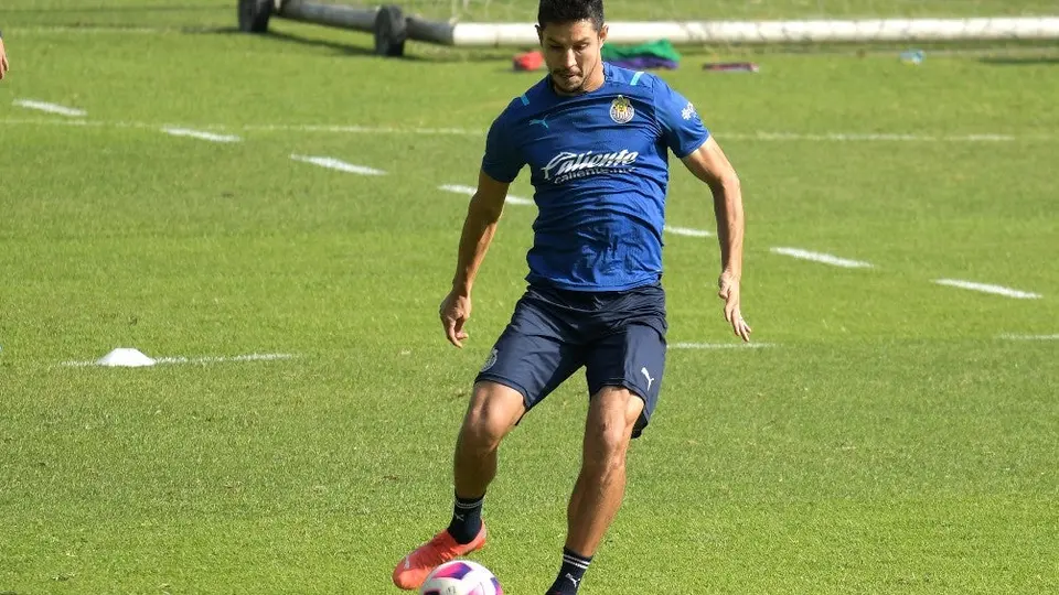 Chivas: Jesús Molina salió lesionado del partido amistoso ante Atlanta United