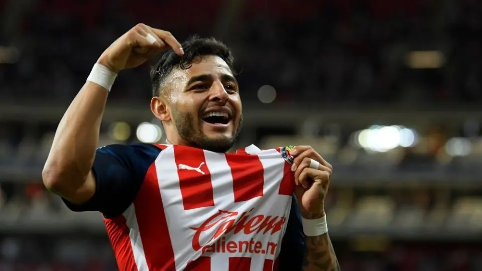 Alexis Vega: 'En la cima me verán', nuevo corrido del delantero de Chivas