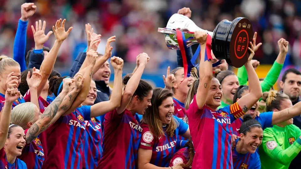 Barcelona Femenil se proclamó tricampeón de Liga tras golear al Real Madrid