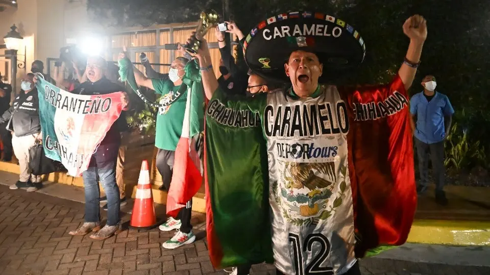 Afición mexicana recibió con ánimo al Tricolor en Honduras: ‘¡Nos vamos al Mundial!’