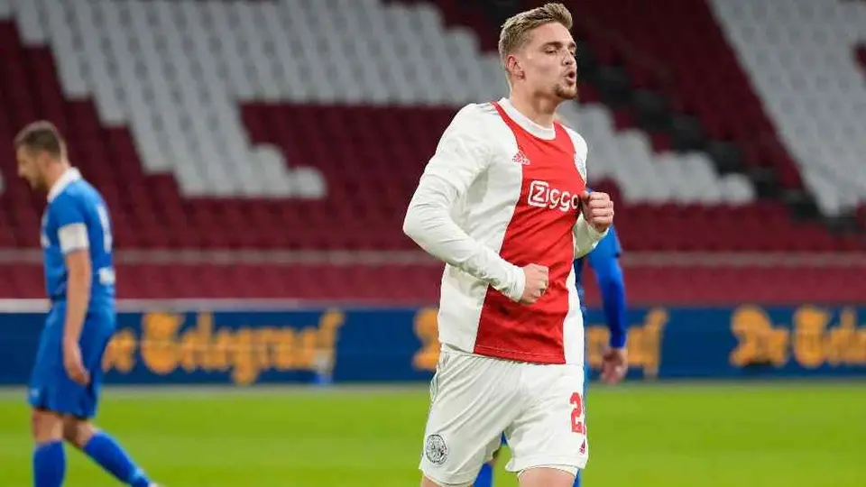 Copa de Holanda: Sin Edson Álvarez, Ajax goleó al Barendrecht