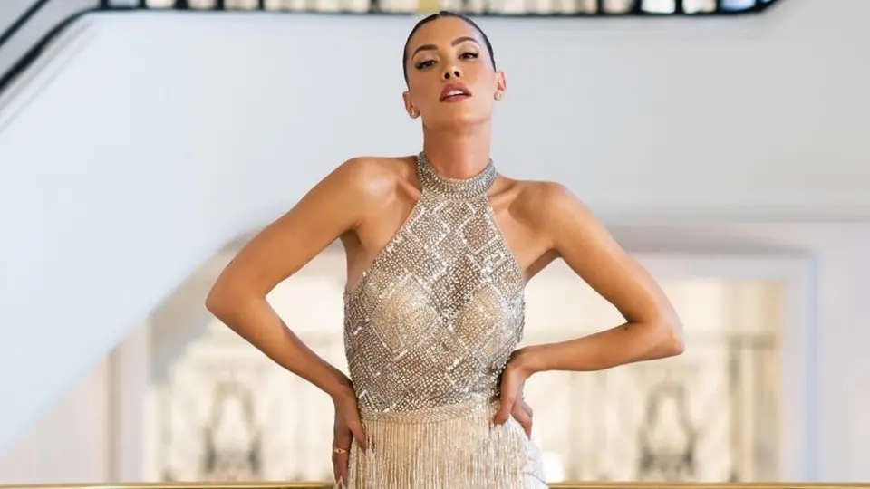 Michelle Salas sufrió ‘glamurosa’ caída en el Festival de Cannes