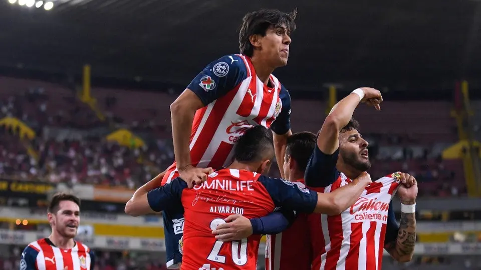 Chivas y Cruz Azul, únicos equipos sin penaltis en contra en el Clausura 2022