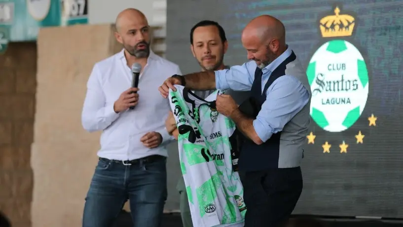Santos: Luis García platicó aprendizajes y experiencias con el conjunto lagunero