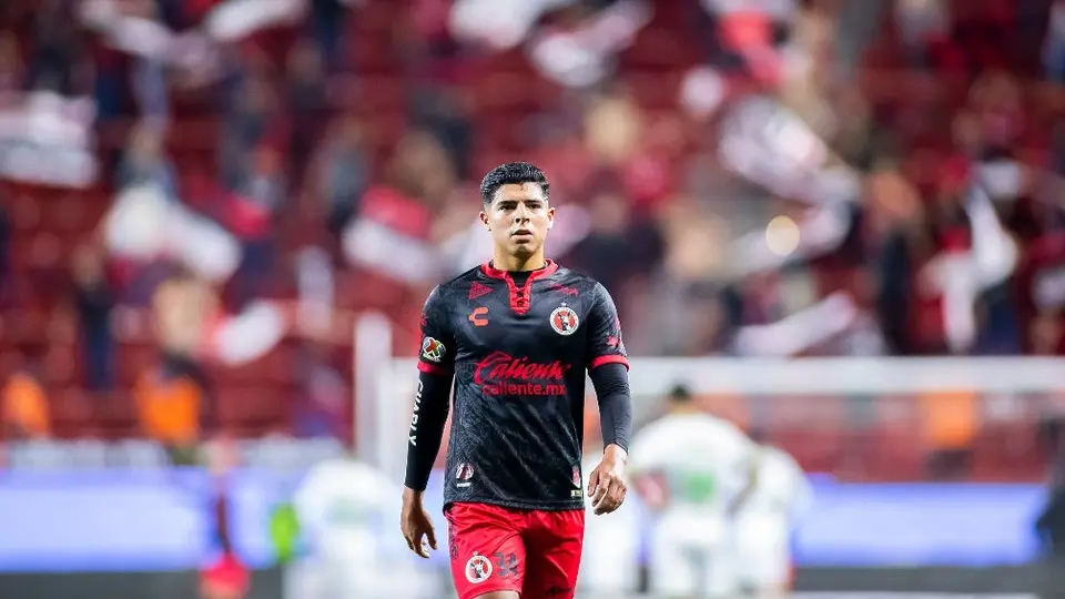 América: Víctor Guzmán, pretendido por las Águilas para la zaga defensiva