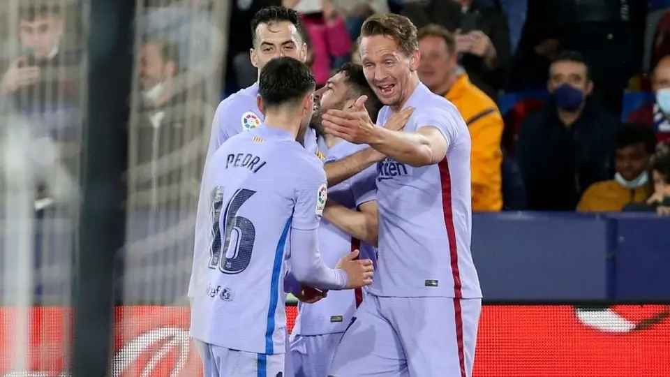 Barcelona: Rescató la victoria de último minuto ante el Levante