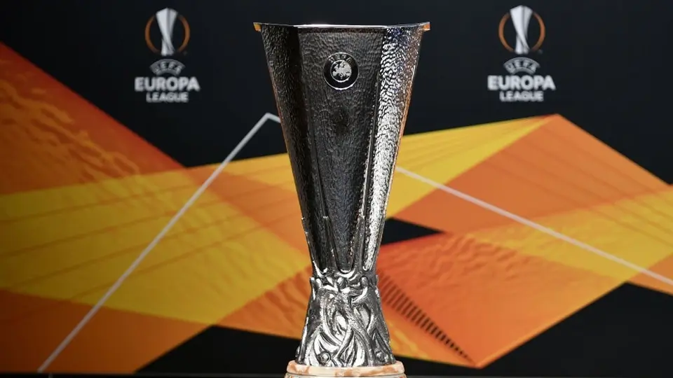 Chucky Lozano y Napoli se medirán al Barcelona en los 16vos de Europa League