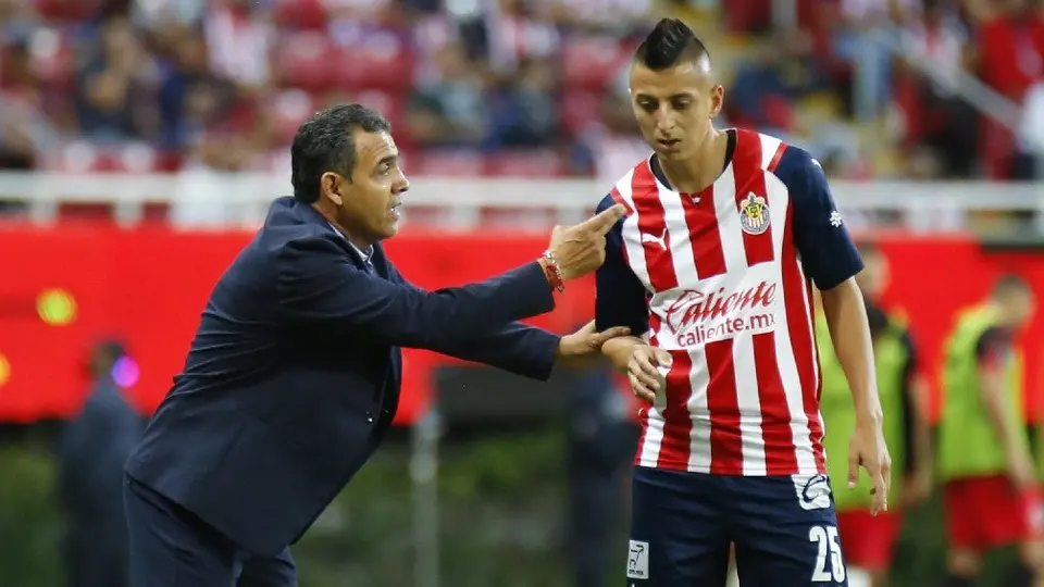 Piojo Alvarado: 'Estamos contentos con Cadena, pero continuidad es tema de la directiva'