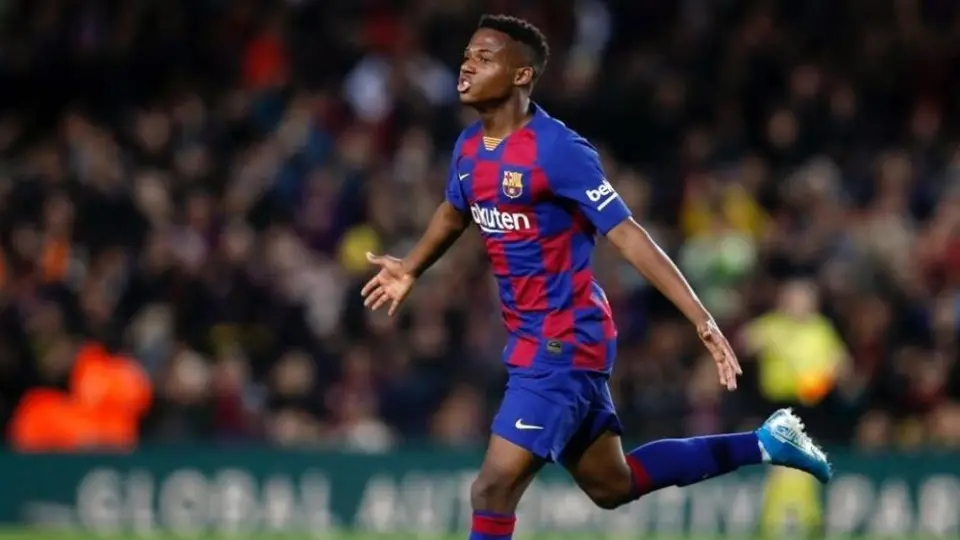 Barcelona: Ansu Fati volvería a las canchas en dos meses; de acuerdo con casos precedentes