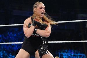 WWE: Ronda Rousey venció a Charlotte Flair en un Beat The Clock Challenge