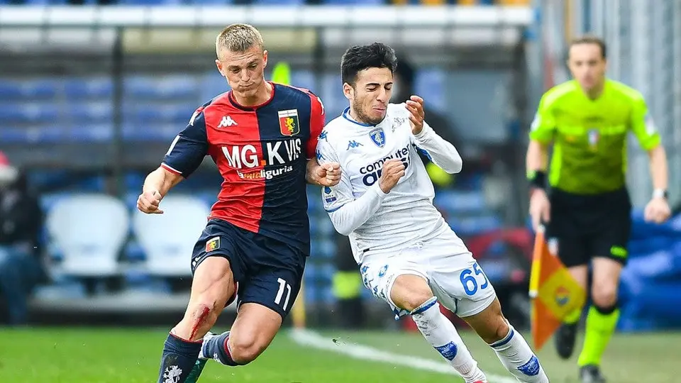 Johan Vásquez, titular en el sexto empate consecutivo del Genoa