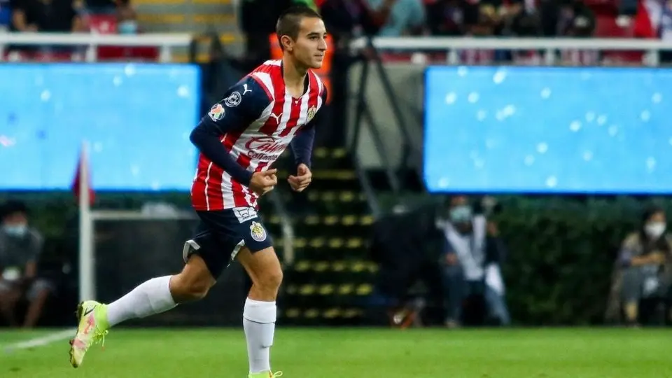 Chivas: Pérez Bouquet, el '10' con potencial para ser visto como 'Messi mexicano'