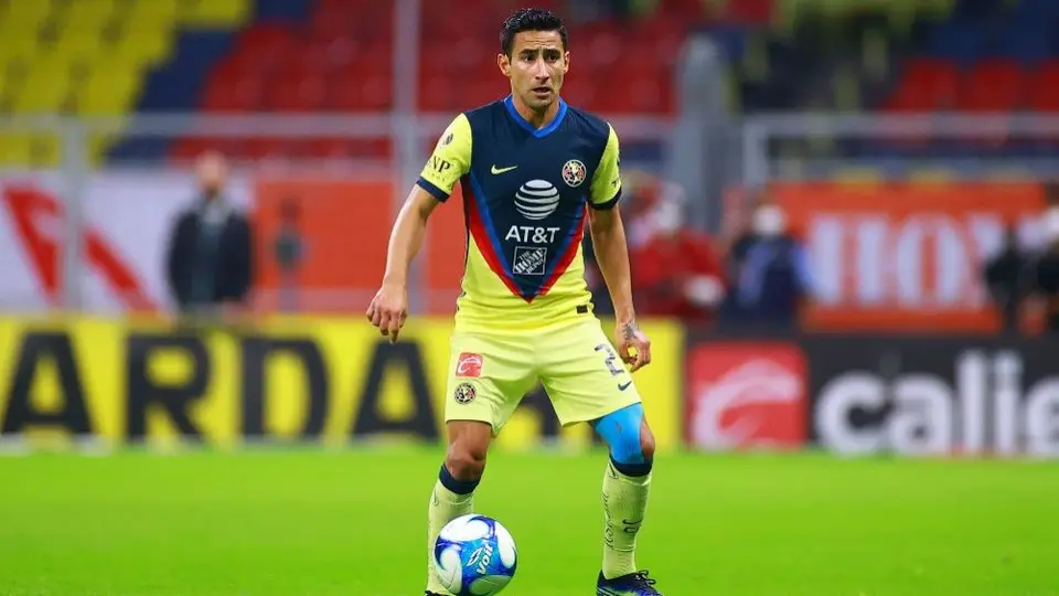 Luis Fuentes: Renovó una vez más como jugador de las Águilas