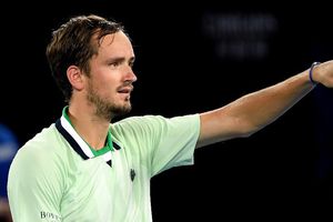 Medvedev explotó contra juez de silla en el Abierto de Australia: '¿Eres imbécil?'