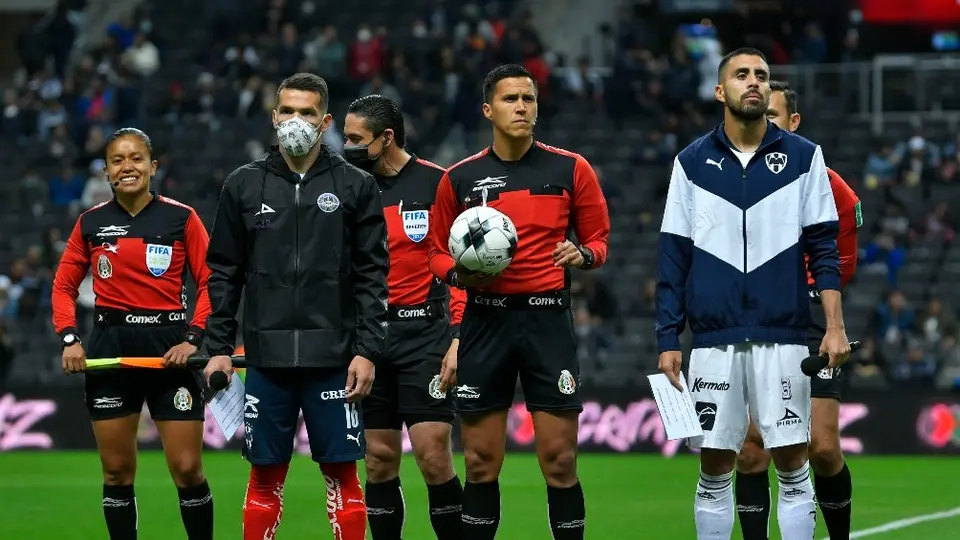Rayados vs Mazatlán: Jugadores intercambiaron las chamarras como símbolo de paz