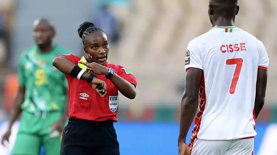 Salima Rhadia: Primera mujer en arbitrar un partido de la Copa Africana de Naciones