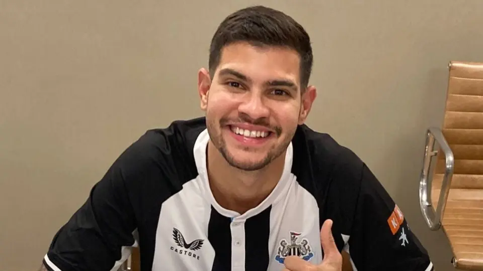 Premier League: Newcastle fichó a Bruno Guimaraes; nuevo compañero de Santiago Muñoz