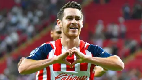 Canelo Angulo: 'En Chivas no le tendimos la cama a Michel Leaño'