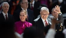 Video: Esposa de AMLO hizo broma de EPN en inauguración del AIFA