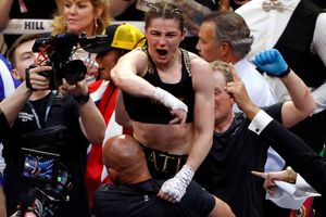 Katie Taylor se impuso en polémica Decisión Dividida a Amanda Serrano