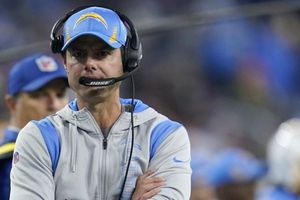 NFL: Coach de los Chargers descarta ir por el empate aunque los lleve a Playoffs