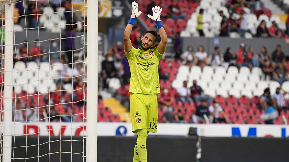 Atlas: Camilo Vargas visitó en hospital civil a rojinegros heridos tras campal en Querétaro