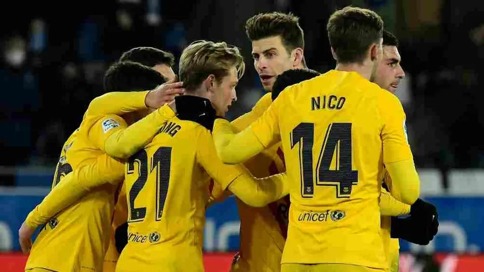 Barcelona: Venció al Alavés con agónico gol de Frenkie de Jong