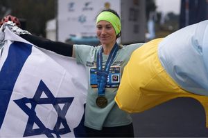Atleta ucraniana ganó maratón de Jerusalén tras huir de la guerra: 'Hace 5 días destruyeron mi casa'
