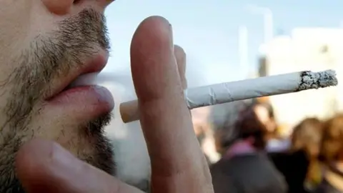 Gobierno de México busca prohibir exhibición de cigarros en tiendas