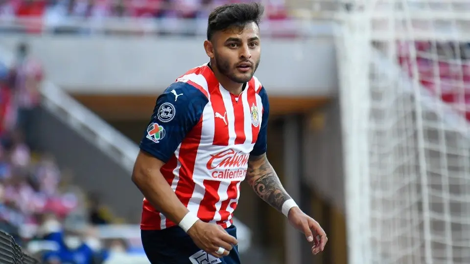 Chivas: Alexis Vega rescató el empate ante Querétaro