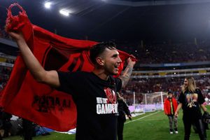 Atlas: Edgar Zaldívar visitó la Basílica de Guadalupe; llevó su medalla de campeón