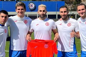 Cruz Azul: Influencer puso a prueba habilidades de jugadores de La Máquina