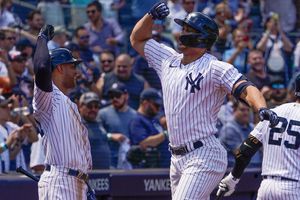 MLB: Yankees 'jugaron' a aventar chicles durante encuentro contra Atléticos de Oakland