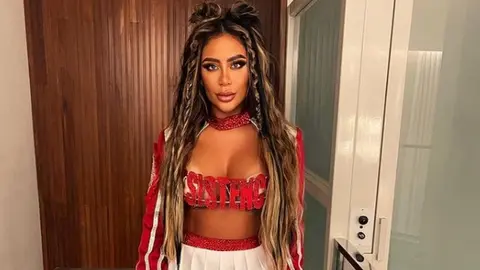 Neymar: Rafaela Santos, hermana del jugador, fue duramente criticada tras debutar en el sambódromo