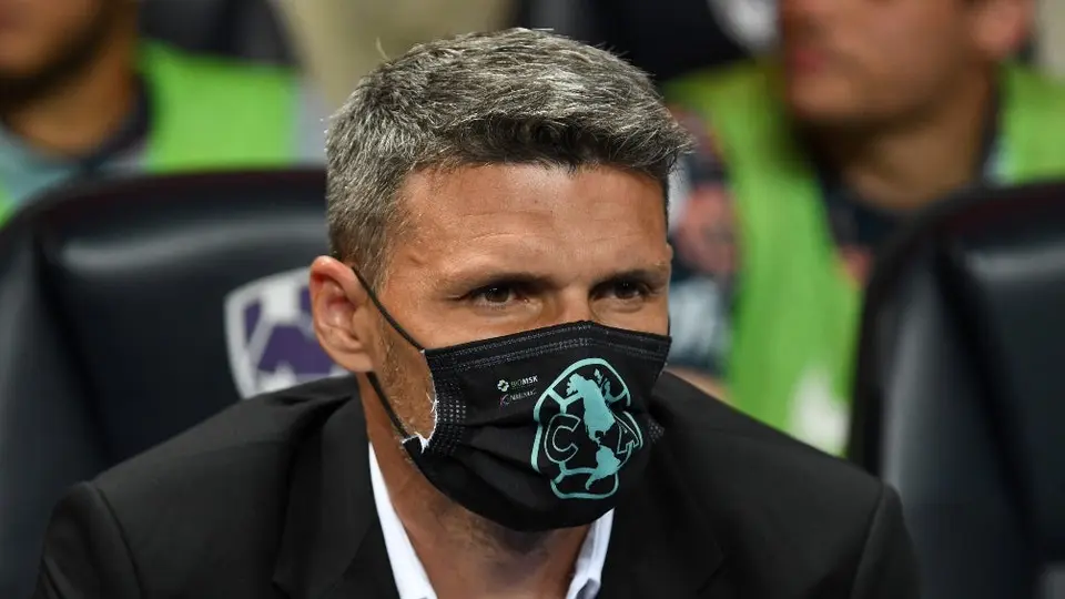 Chivas vs América: Ortíz quiere dos delanteros en el Clásico, pero aún no define su once