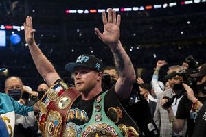 Canelo Álvarez: 'Por toda la mier... que habló, la pelea vs Saunders fue la que más disfruté'