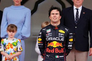 Checo Pérez: Conmovido hasta las lágrimas tras ganar el GP de Mónaco