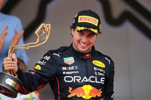 Helmut Marko sobre el triunfo de Checo Pérez: 'Es más de lo que esperábamos'