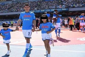 Día del Padre: Chucky Lozano recibió felicitación del Napoli